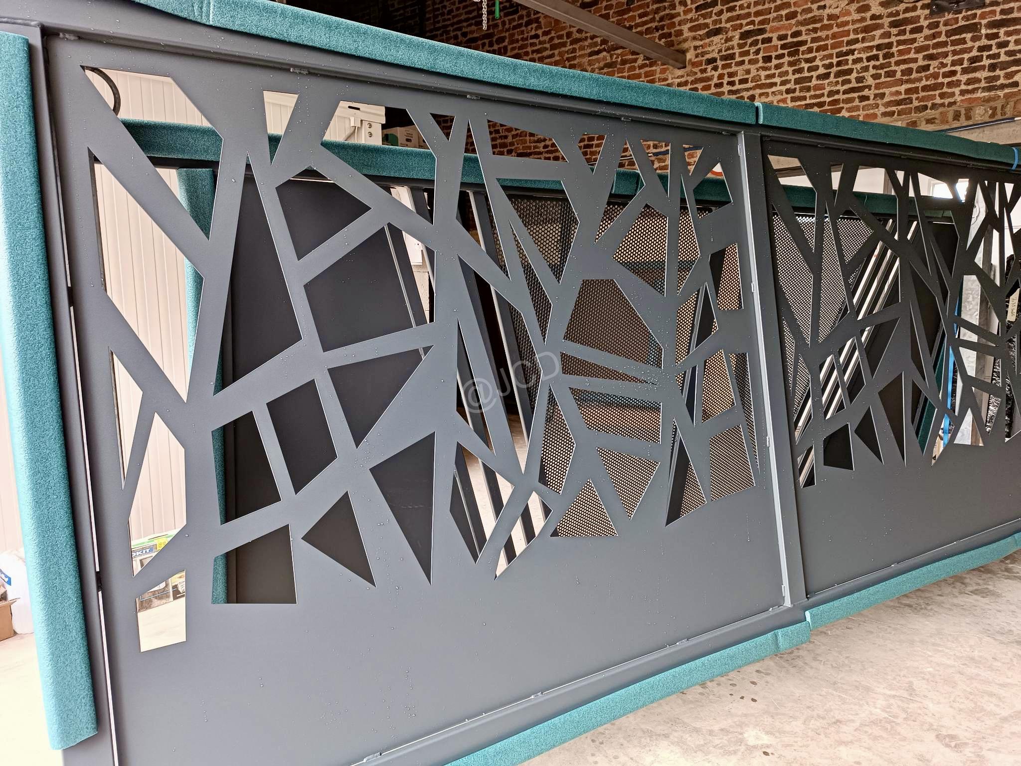 portail-coulissant-grafitti-4m-1m70-thermolaque-ral7016-promotion